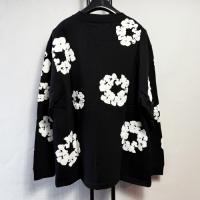 Long Sleeve Cotton Wreath Tee