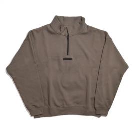 ESSENTIALS MOCKNECK HALF ZIP - TAUPE