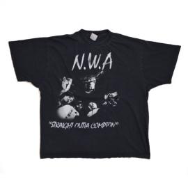 N.W.A STRAIGHT OUTTA COMPTON